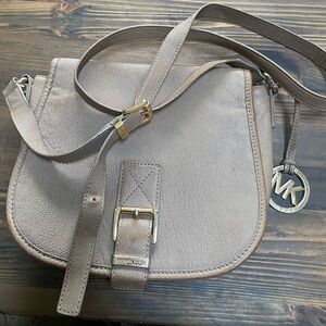 Michael Michael Kors Camel Tan
Leather Crossbody Saddle Bag